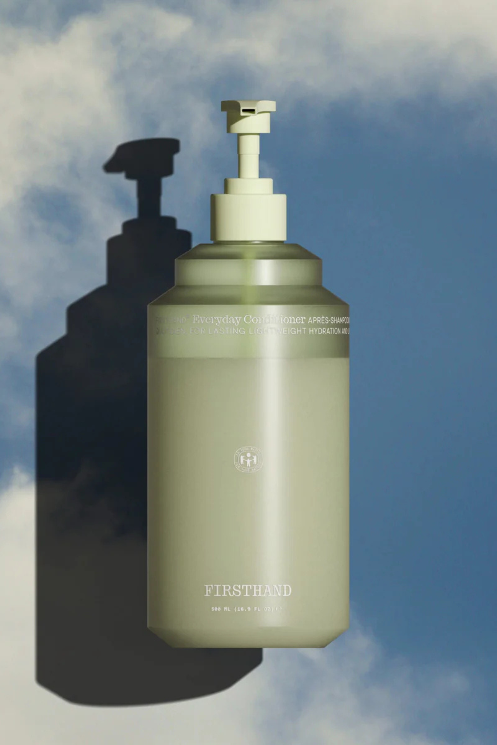 Y-19101502　牛　オイルスムース　225ds　半裁　1.5mm-1.7mm　ブルー　1枚 KIOSQ（キオスク）｜O\u0027Douds・Bonafide・JS Sloane・Firsthand Supply